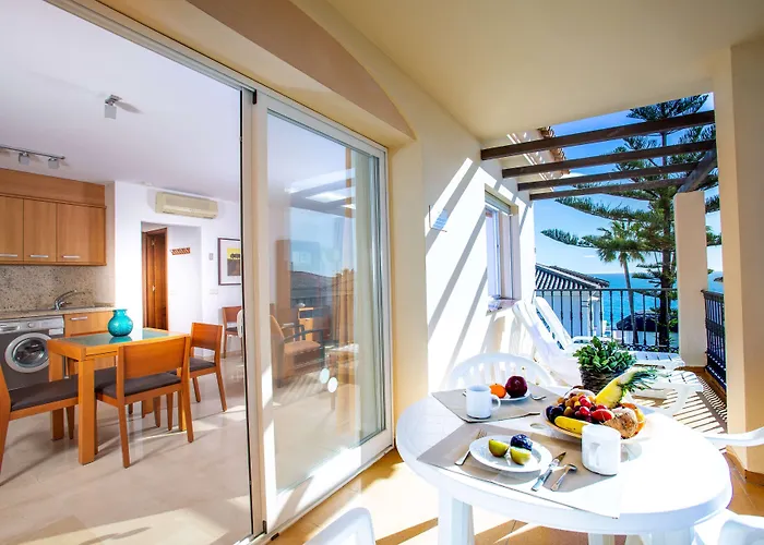 شقة فندقية Ramada & By Wyndham Costa Del Sol فوينخيرولا